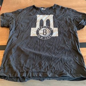 Gray t-shirt Brooklyn shirt